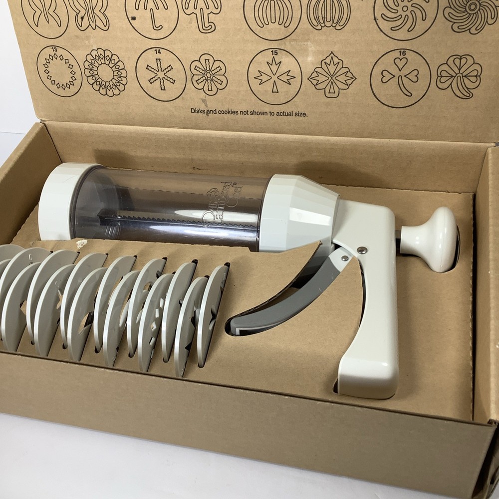 Pampered Chef Cookie Press Set 1525 Cookie Making Kit Gun Set 16 Discs