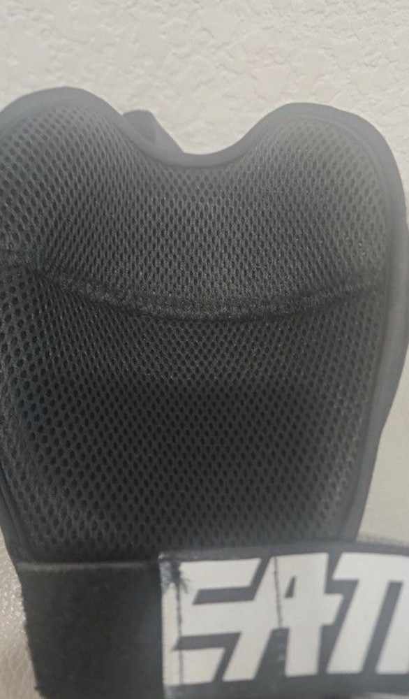 Leatt 4.5 Shoulder Guards Pro [Pair] - Black, 2XL