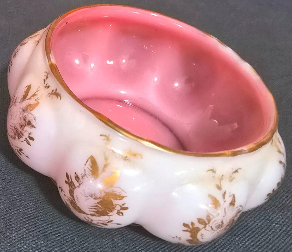 Beautiful Vintage Tyndale Bowl