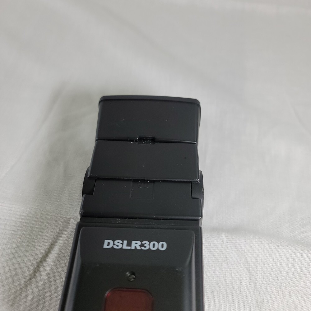 Precision Design DSLR300 Auto Electronic Flash, Low Voltage High Power Flash