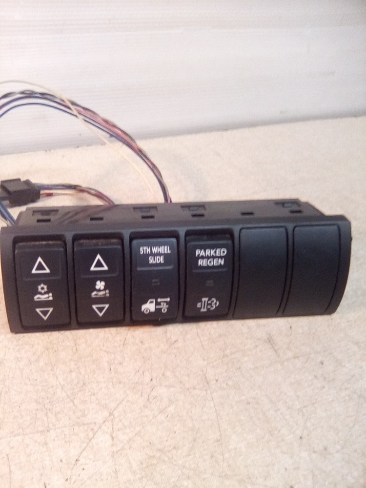 International 4057689C1 Housing Switch, Multiplexed