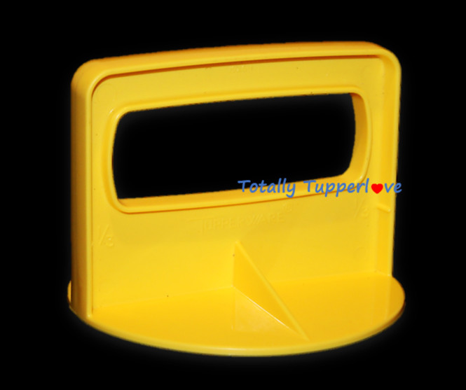 1 Tupperware Hamburger Press REPLACEMENT Round Insert Piece Yellow Vintage 1926