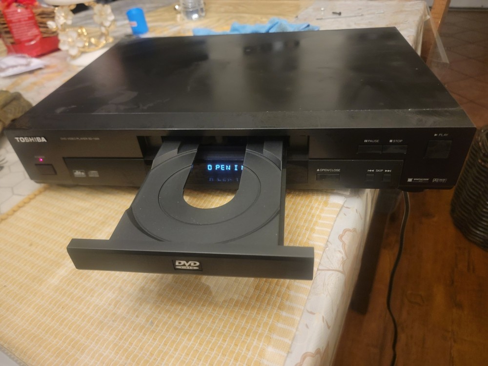 Toshiba SD-1009U DVD Player Black No Remote Tested