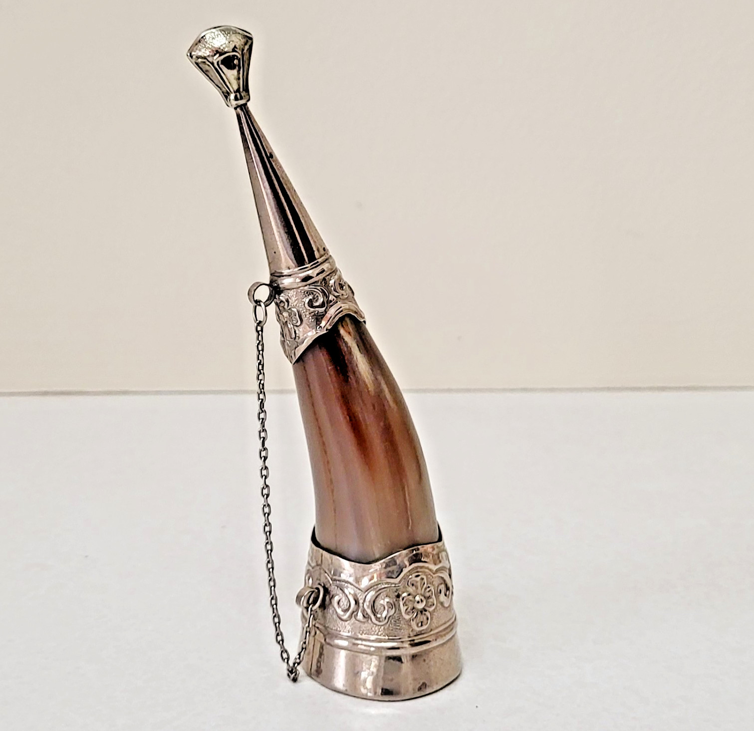 Vtg Horn Wine Cup Silver Trim Embossed Chain Ceremonial Ox Bull Bovine Scottish