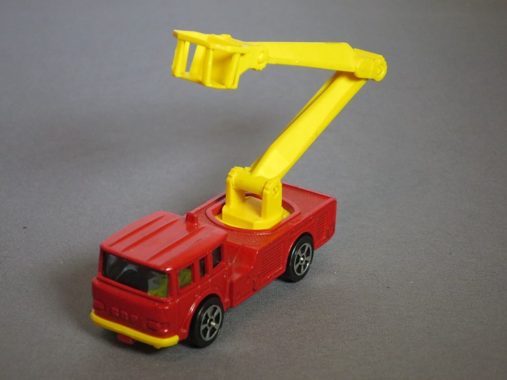 Corgi Juniors Whizzwheels Simon Snorkel Fire Engine ERF