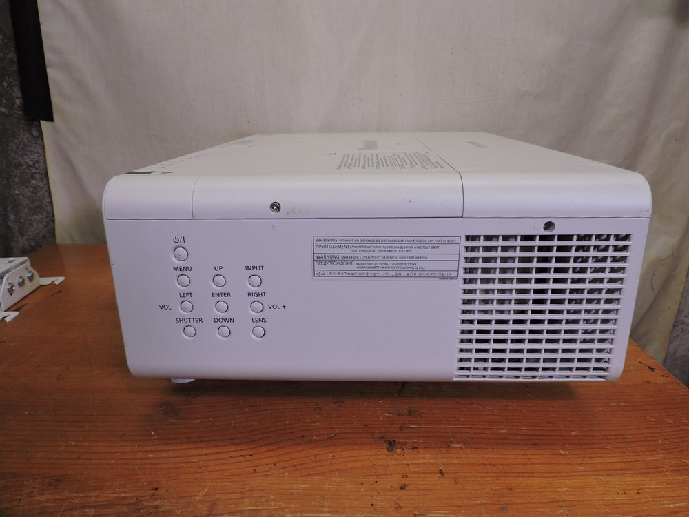 Panasonic PT-EZ570U projector 5000 Lumen projector with remote & ceiling mount#6