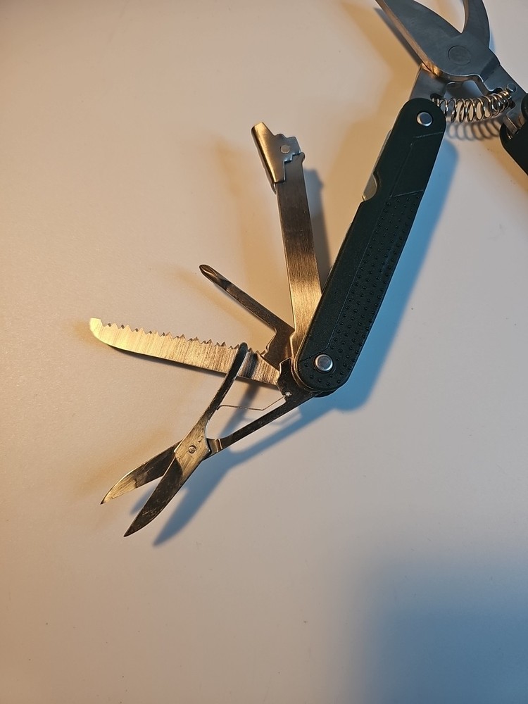 Gardener Pro 9 Function Multi Tool Pruning Shears