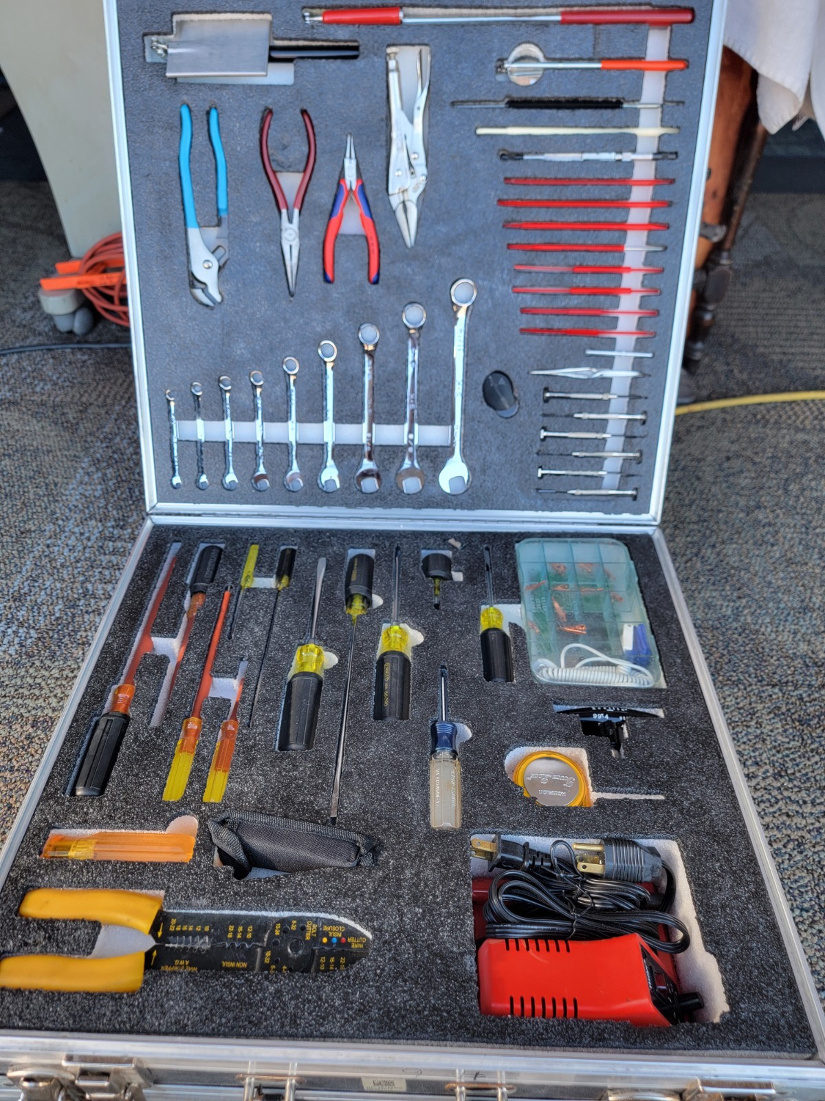 Joint Electronics Military Electronic System Tool Kit TK-105A/G Wilson Case EXC!