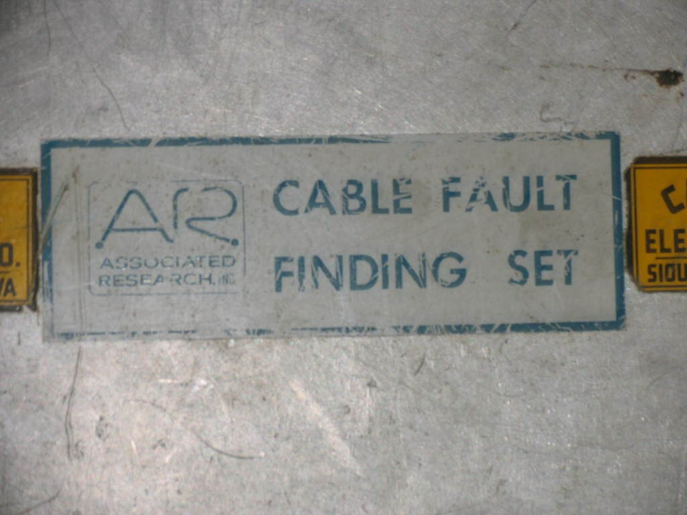 A R Cable Locator 8500 Unit Machine