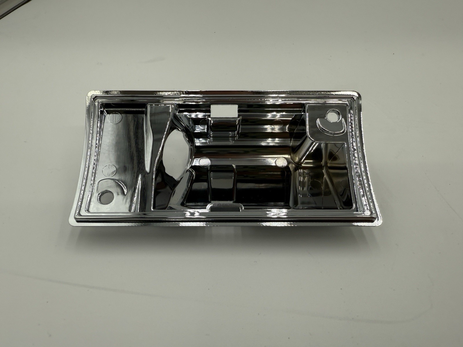 1973-83 CHEVROLET GMC C10 C20 TRUCK DOME LIGHT BASE WITH CLEAR LENS NEW CHROME