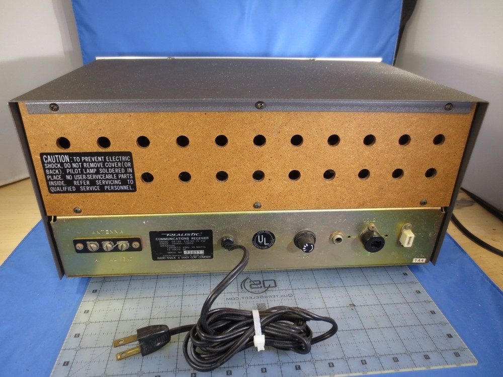 Realistic DX-160 Solid State Communications Receiver Powers on (Parts/Fix ONLY!)