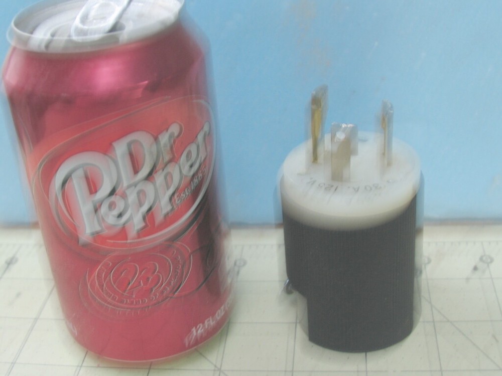 2pole/3 wire 30amp-125  HUBBELL #231A  Electrical Plug