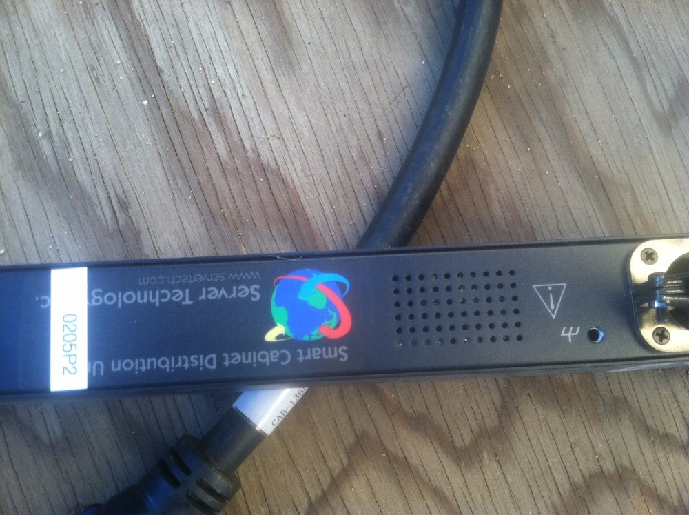 2 Server Technology Smart CDU / PDU igood condition L30 plug 1 or 3 Phase Avail