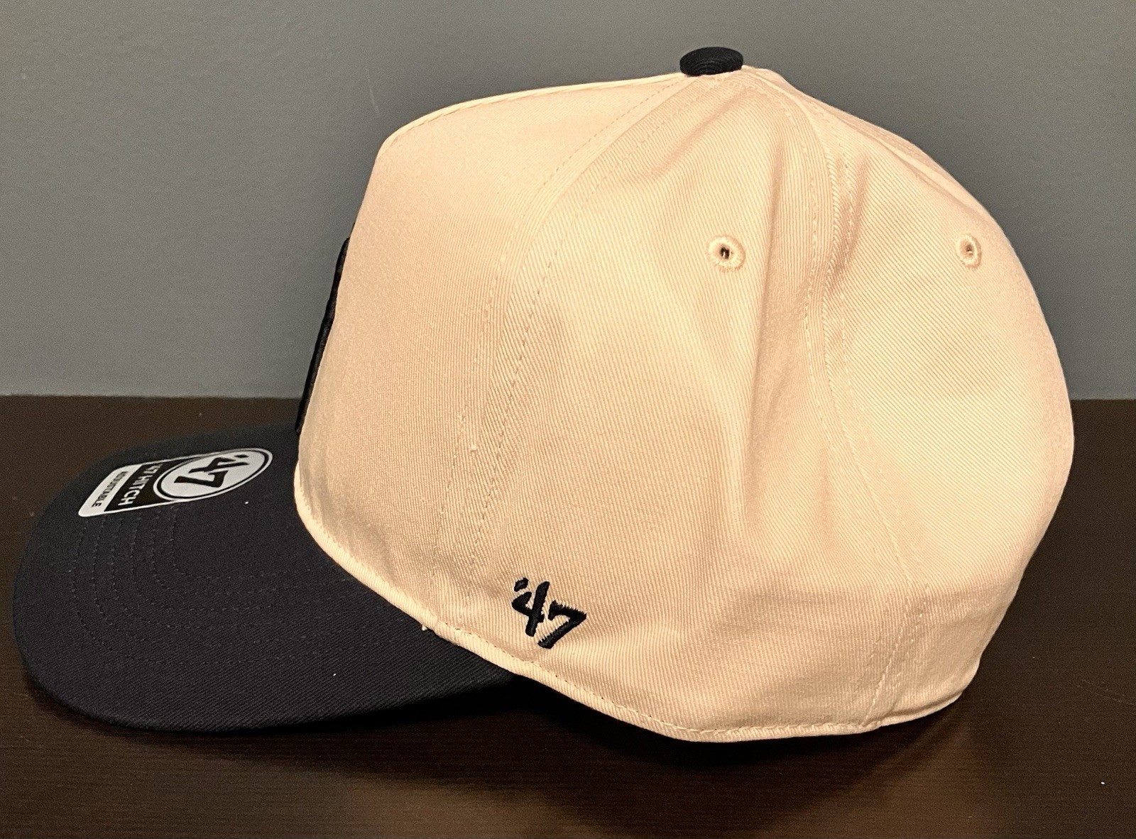 ‘47 Brand Urban Outfitters Hitch New York Yankees 2-Tone Snapback Hat/Cap