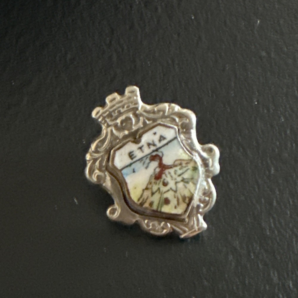 Vintage Pin Italy