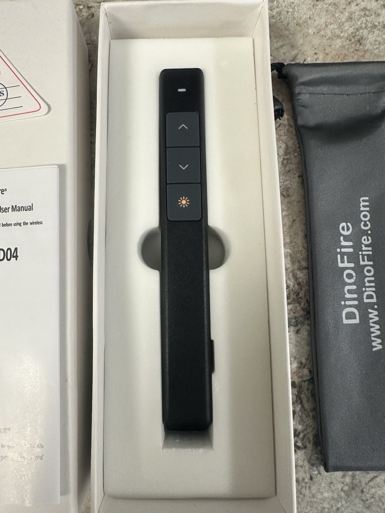 DinoFire Model DR100/D04 Wireless Presenter
