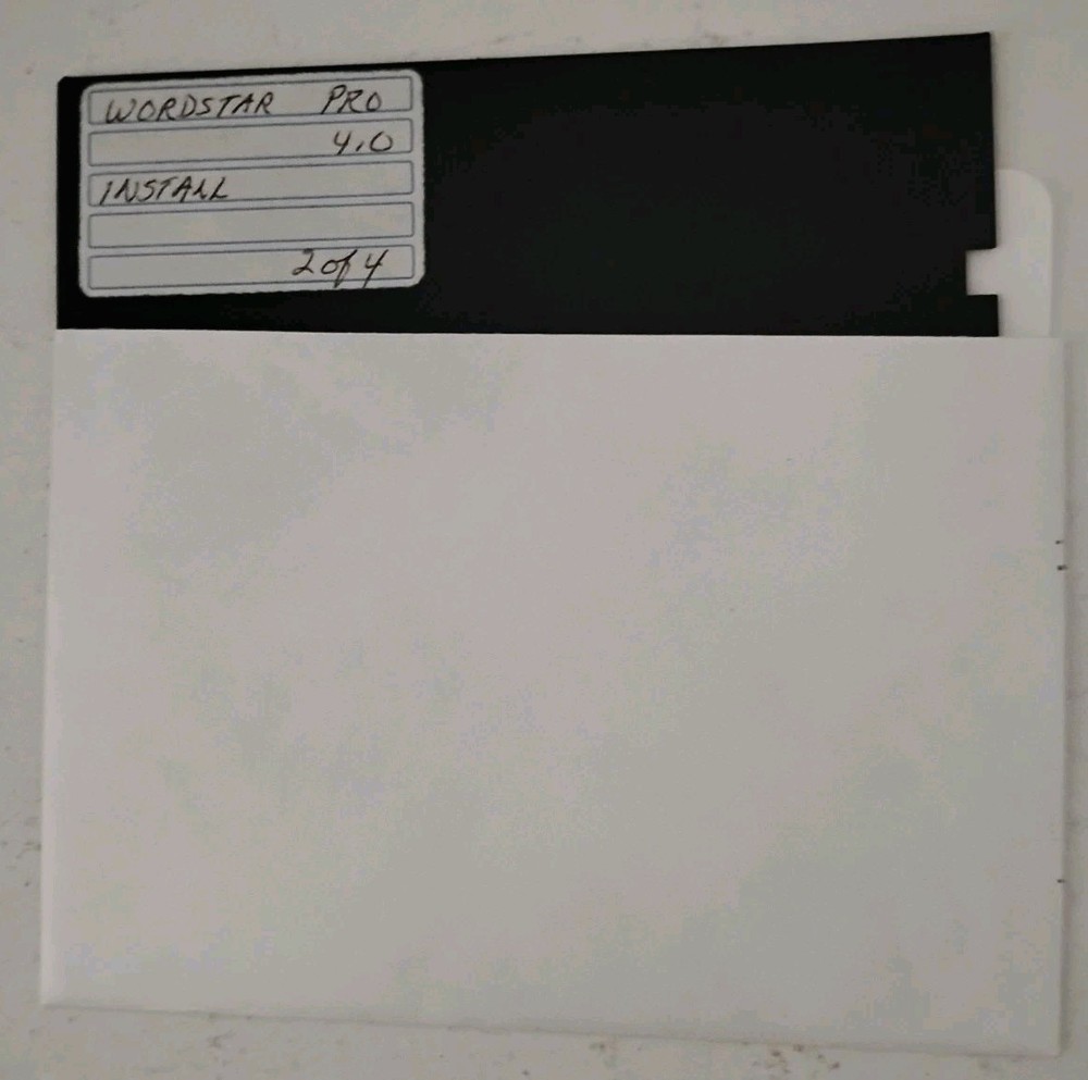 WordStar Pro 4.0 CP/M 4-Disk Set Program Install Dictionary Tutor + K-PRO Case