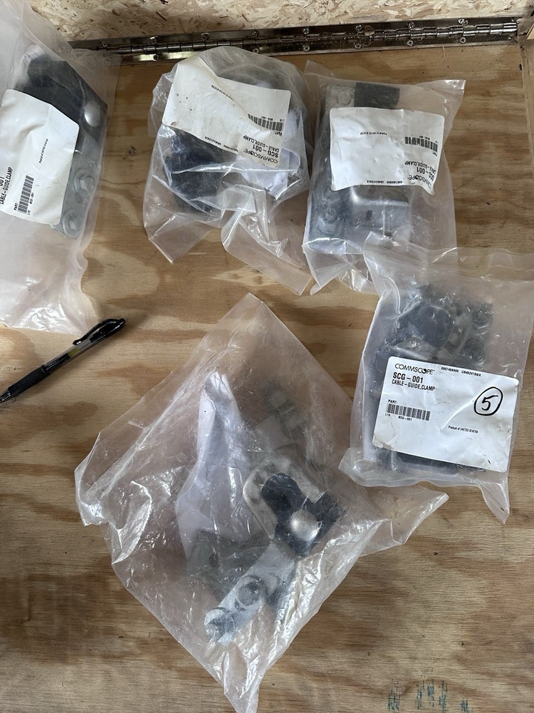 Commscope SCG-001 CABLE-GUIDE,CLAMP Clamping guide