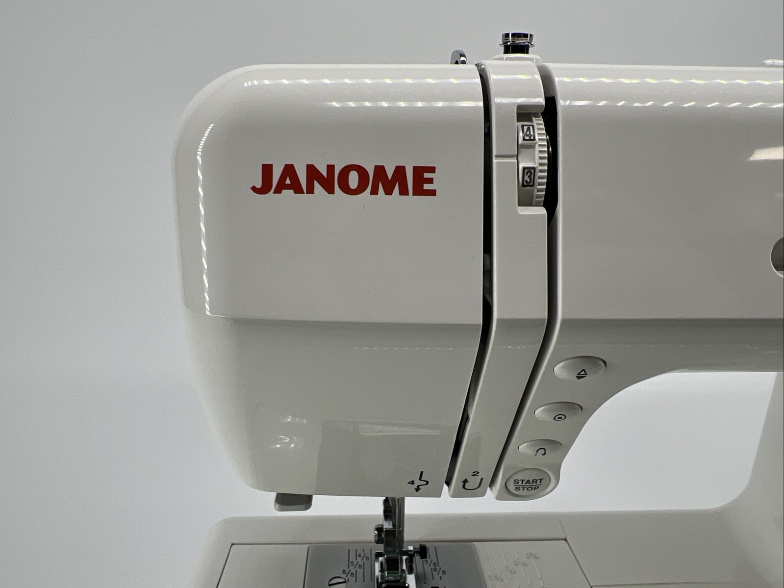 Janome Magnolia 7330 Sewing Machine with Power Cord - Excellent