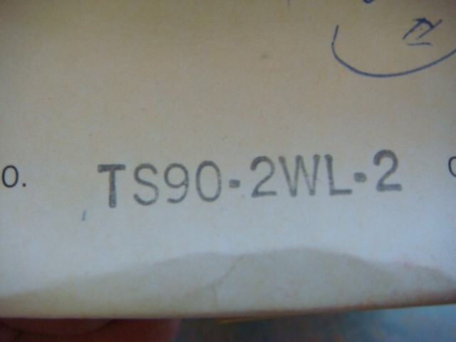 ONE Lot FIVE (5) Raytheon Pointer Knobs TS90-2WL-2 -- New & Unused