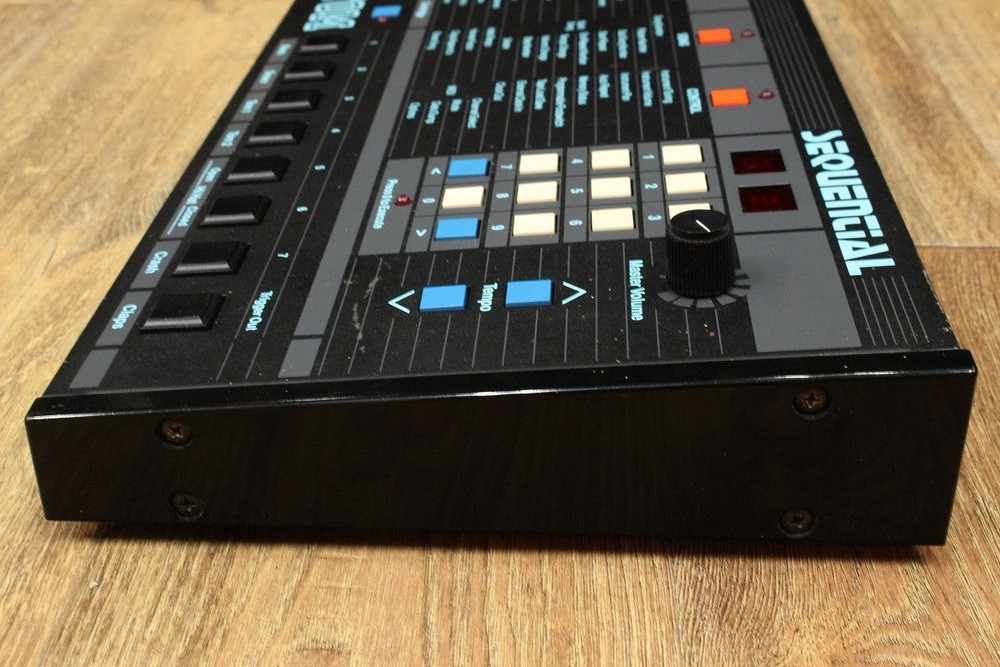 SEQUENTIAL CIRCUITS TOM [02541]