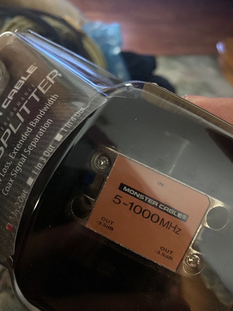Monster Cable 2 way splitter - 5-100MHZ