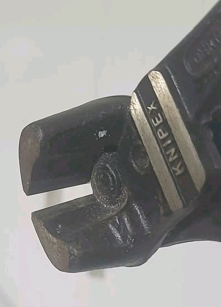 Blue-Point Tools (Knipex) PHLEC8 Ultra High-Leverage End Cutter - 8” Long Tool.