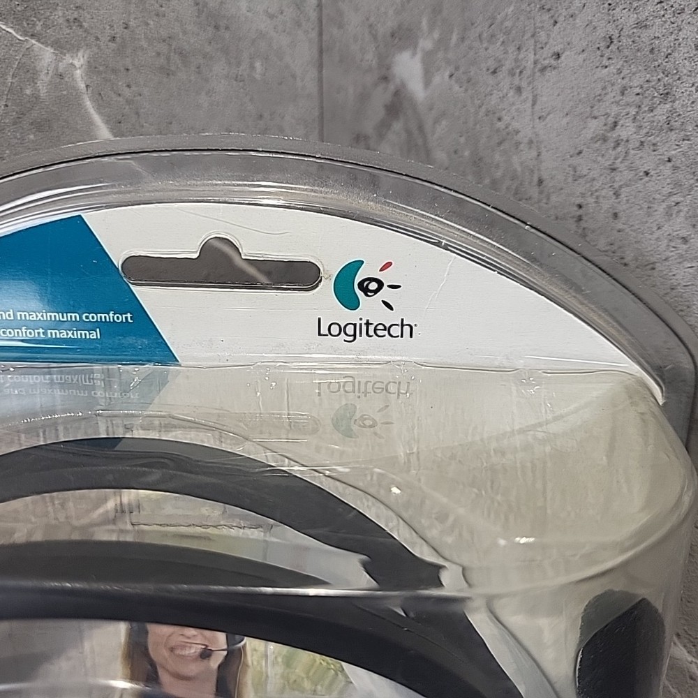 Logitech PC Premium Stereo Headset with Microphone & Volume Control *Read*