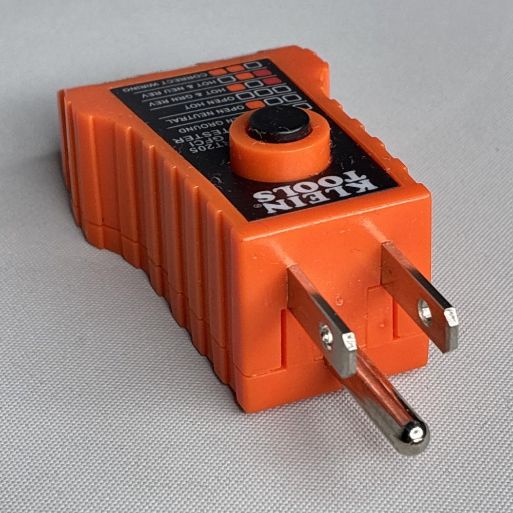 Klein Tools Outlet Tester Model RT105 Works