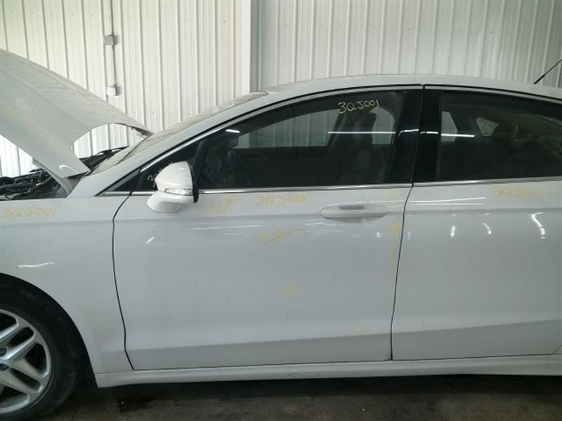FUSION 2014 High Mounted Stop Light 104699486