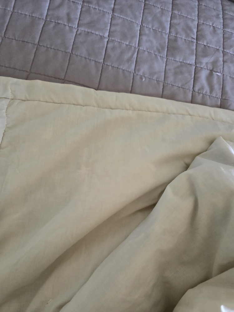 Vintage Handmade Quilt 70"×82"