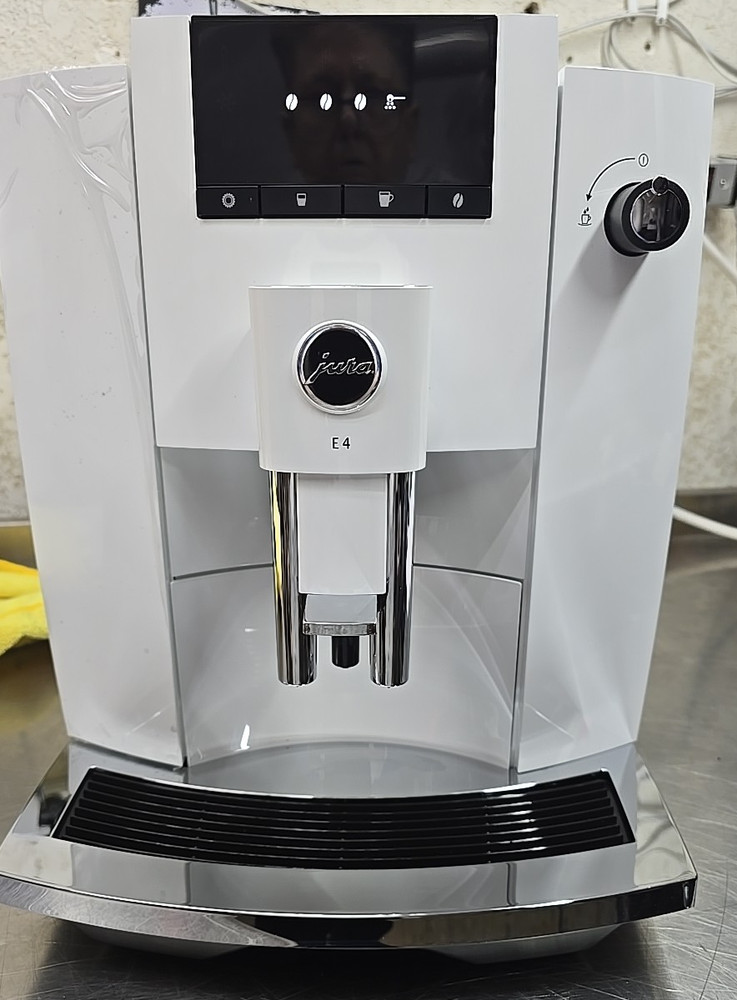 Jura E4 Automatic Espresso Machine Easy Operation Piano White