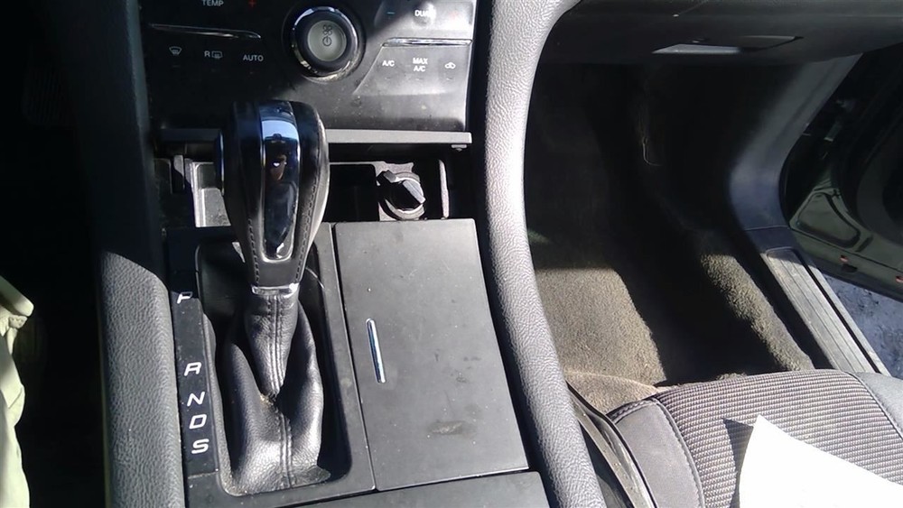 TAURUS    2016 Transmission Shift 2038489
