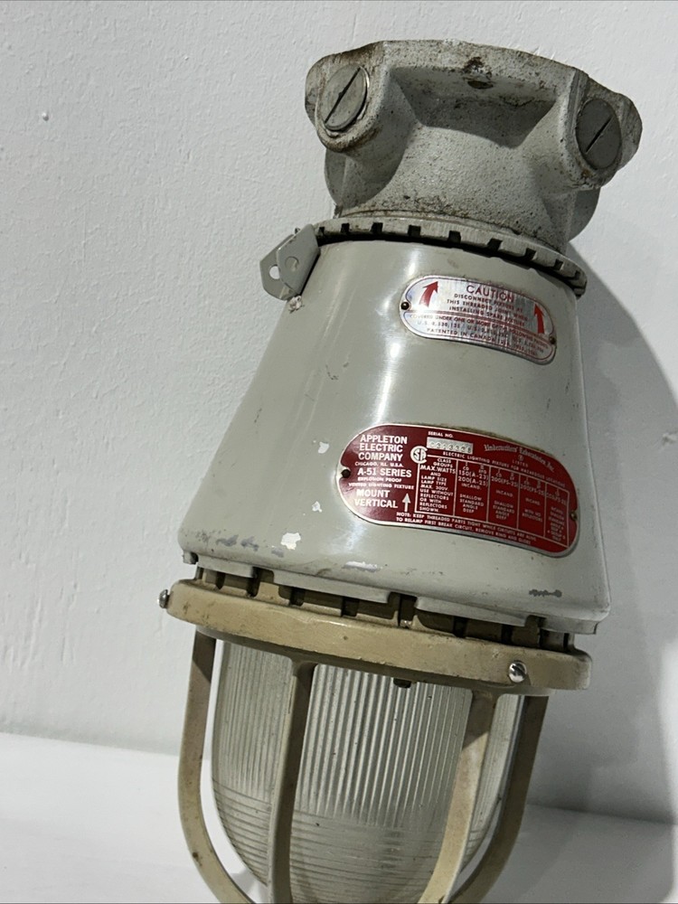 Appleton Electric A-51 Series Explosion Proof Vented Lighting Fixture Vertical