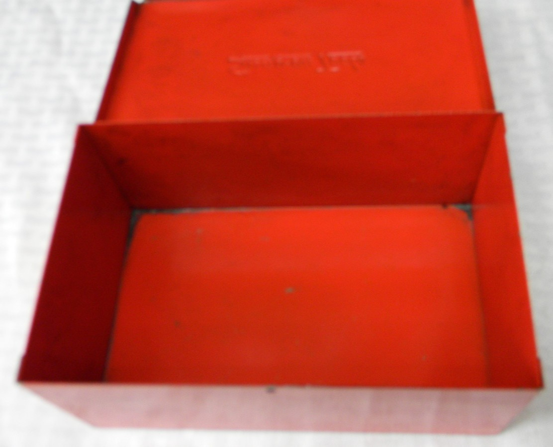 SNAP-ON SMALL RED METAL BOX WITH HINDGED LID 7-1/2"L X 4-3/4H X 3-1/4"W #KRA111
