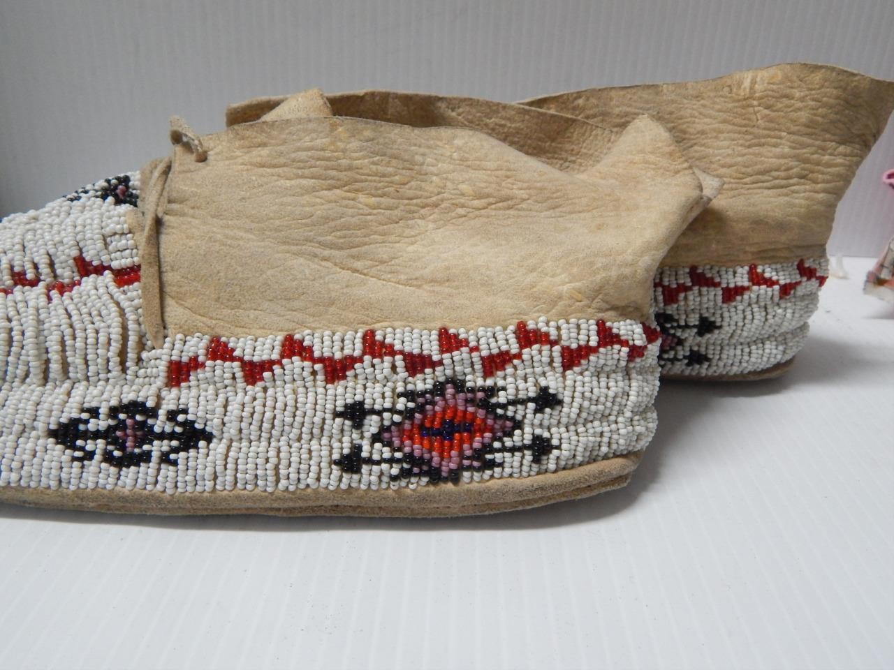 ANTIQUE 1915-20s SINEW FULLY BEADED NO. CHEYENNE HARD SOLE MOCCASINS - MONTANA