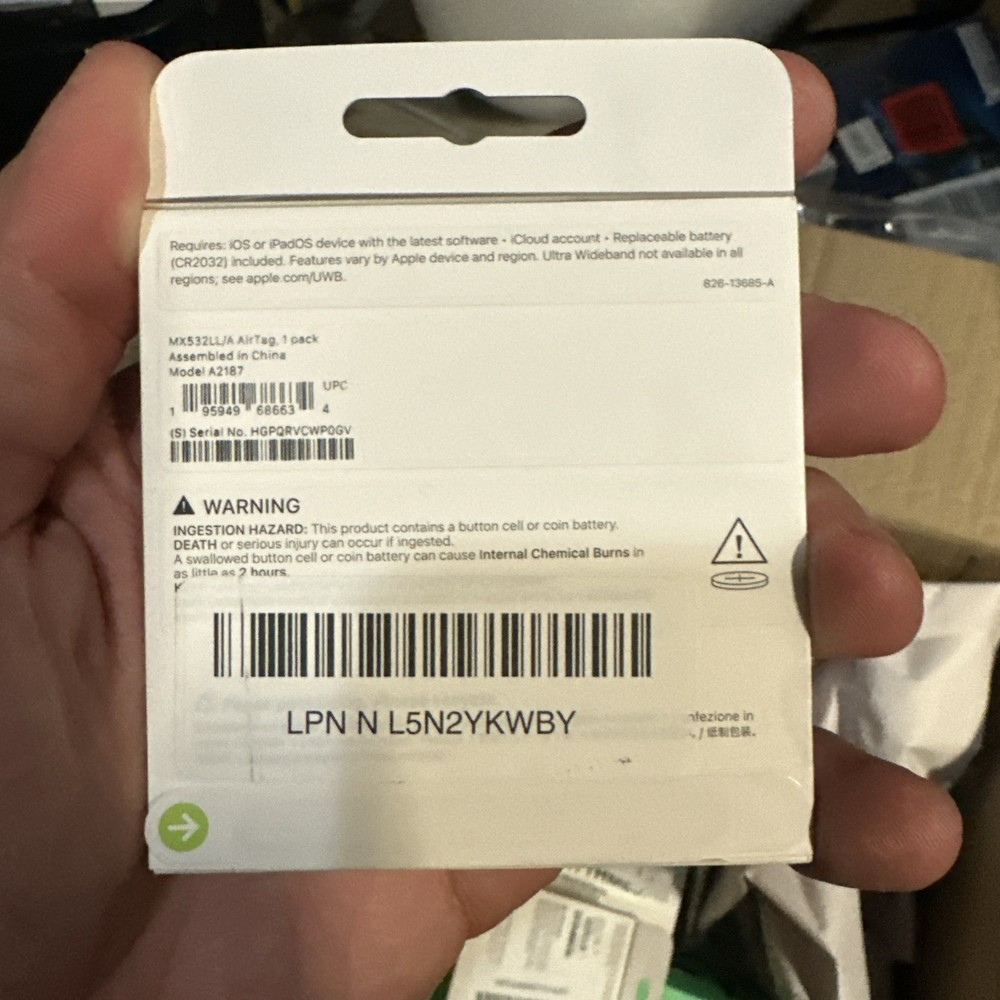 Apple 1st Generation ‎MX532LL/A AirTag Bluetooth Tracker Single for Keys, Wallet