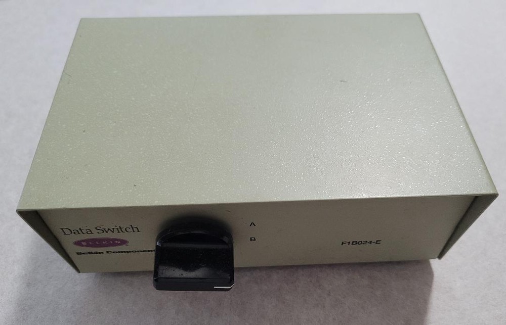 Belkin F1B024-E 2-Port Data Transfer Switch