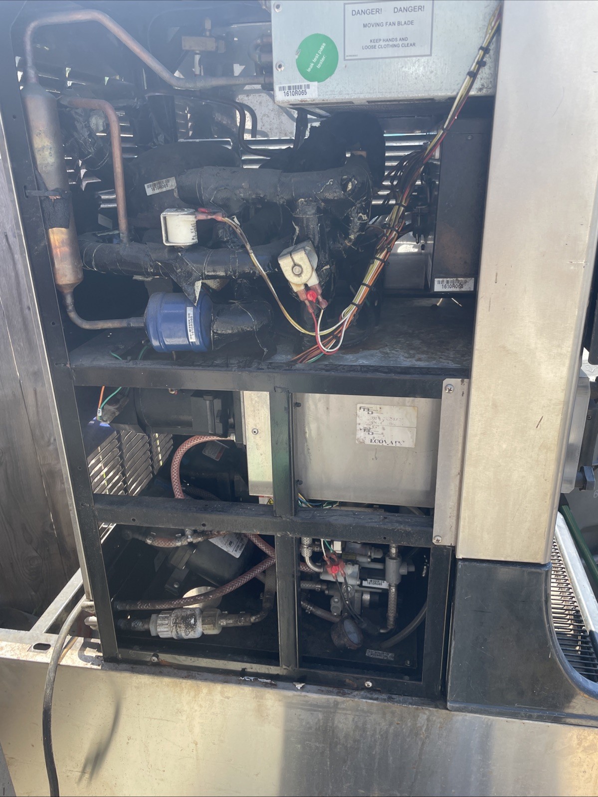 Slushy Machine Double Syrup Frozen Beverage Drink FBD 352 For Repair Or Parts.