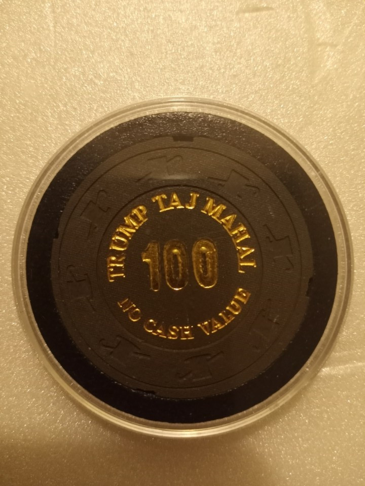 TRUMP TAJ MAHAL SET OF 5 NCV CHIPS
