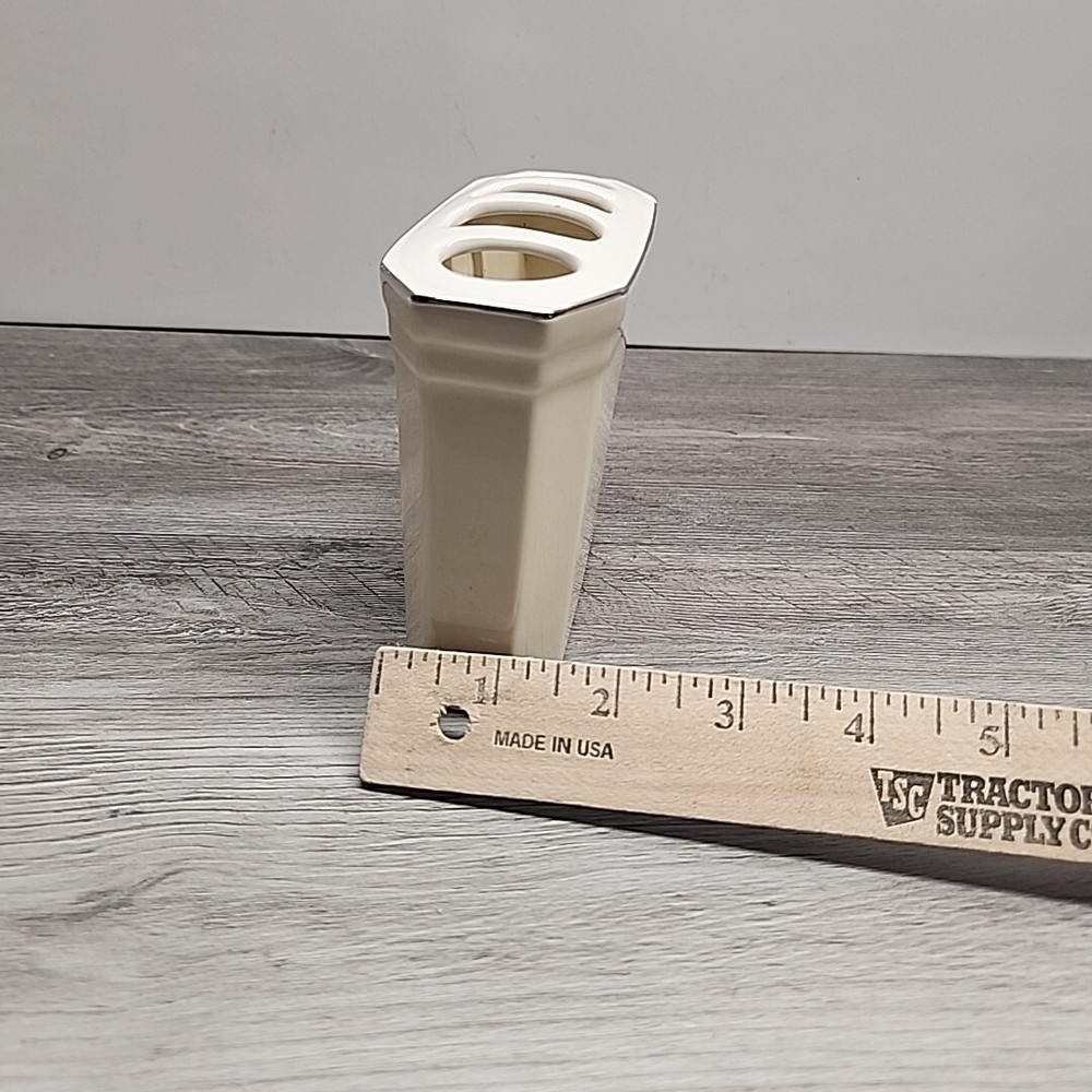 Echo Toothbrush Holder Beige w/gold Stripe