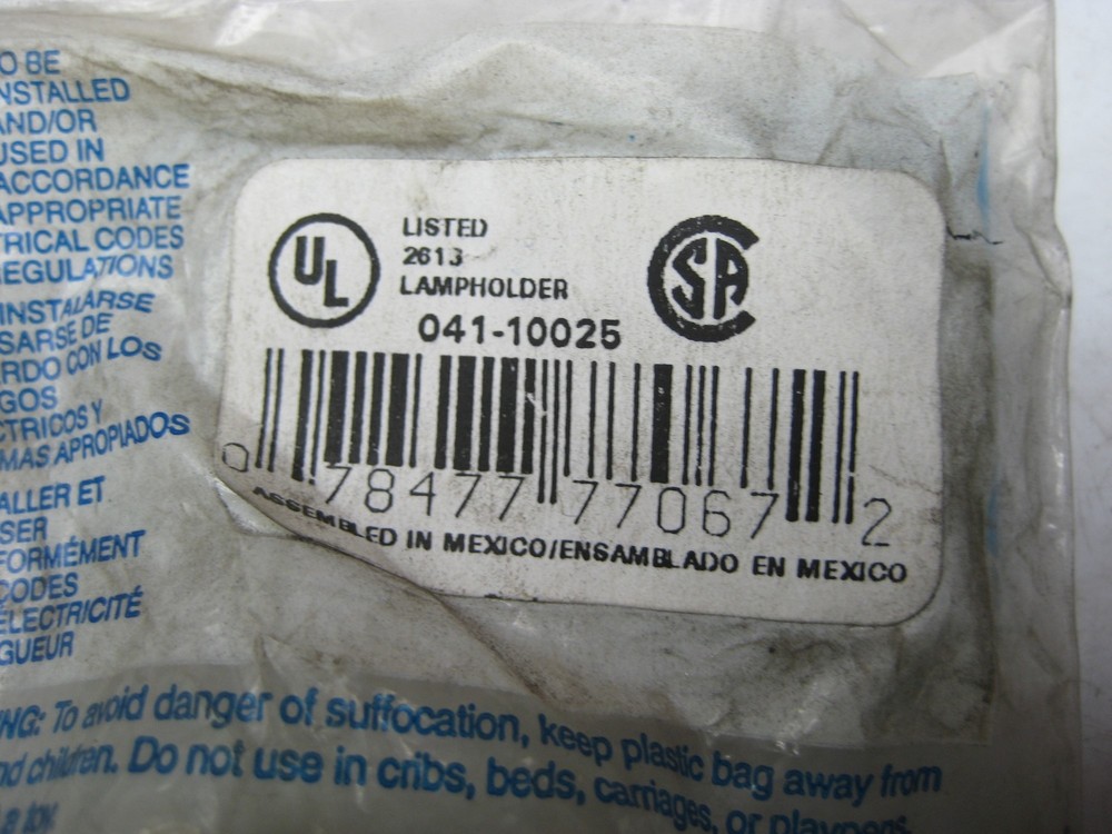 LEVITRON 041-10025 CANDELABRA SOCKET NSMP