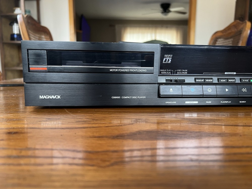 Magnavox CDB650 CD Player with Remote Control Phillips TDA DAC chip