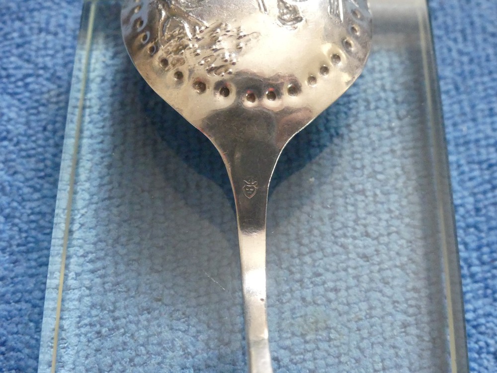 18th Century Dutch Silver Caddy Spoon Crowned Leopard Head