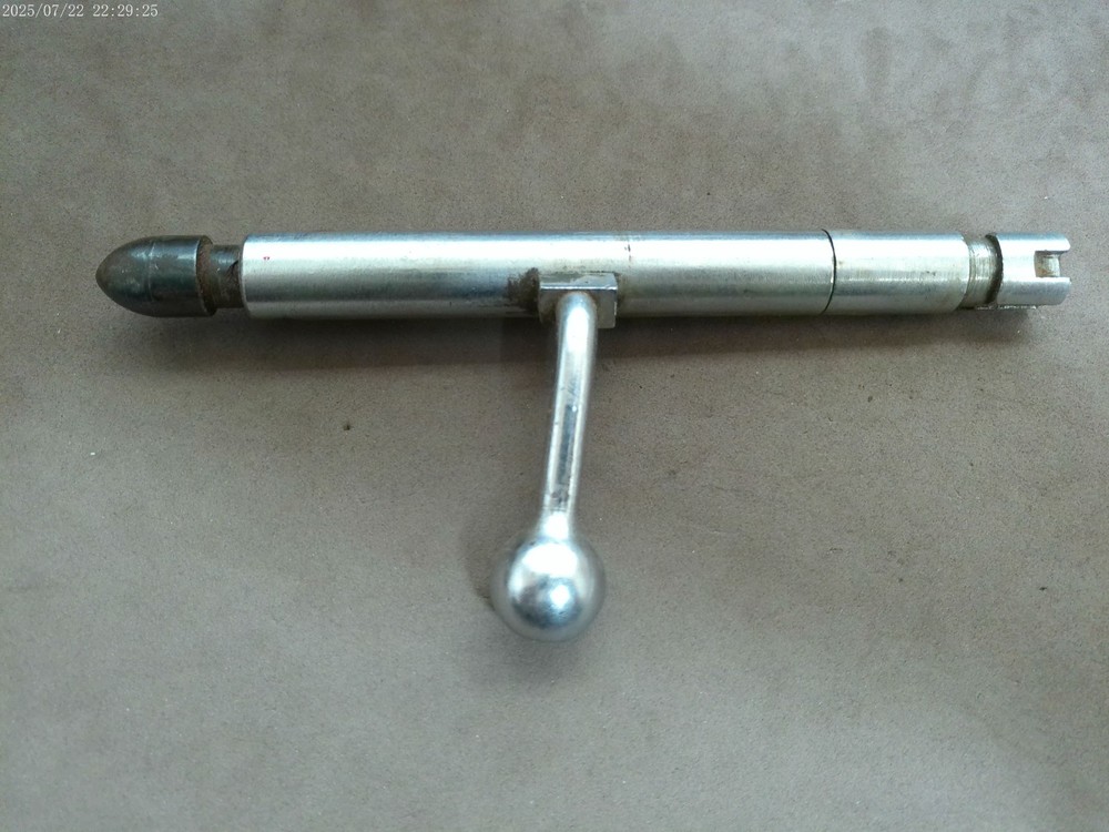 Marlin model 80 and 81 rifle bolt missing extractor