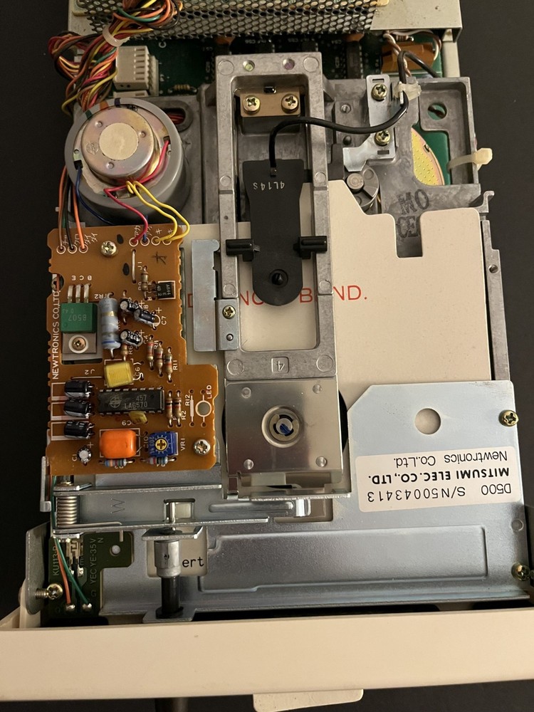 Newtronics FSD-1 5.25" Floppy Disk Drive Mitsumi D500 Commodore