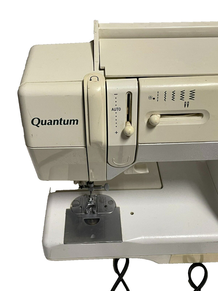 Singer Quantum 7060 Sewing Machine - High Precision