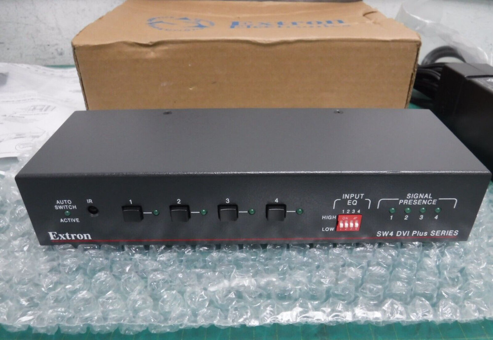 Extron SW4 DVI Plus Series Switcher