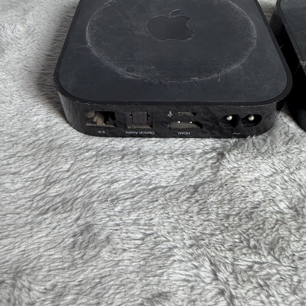 2 Apple TV UNTESTED no power cable