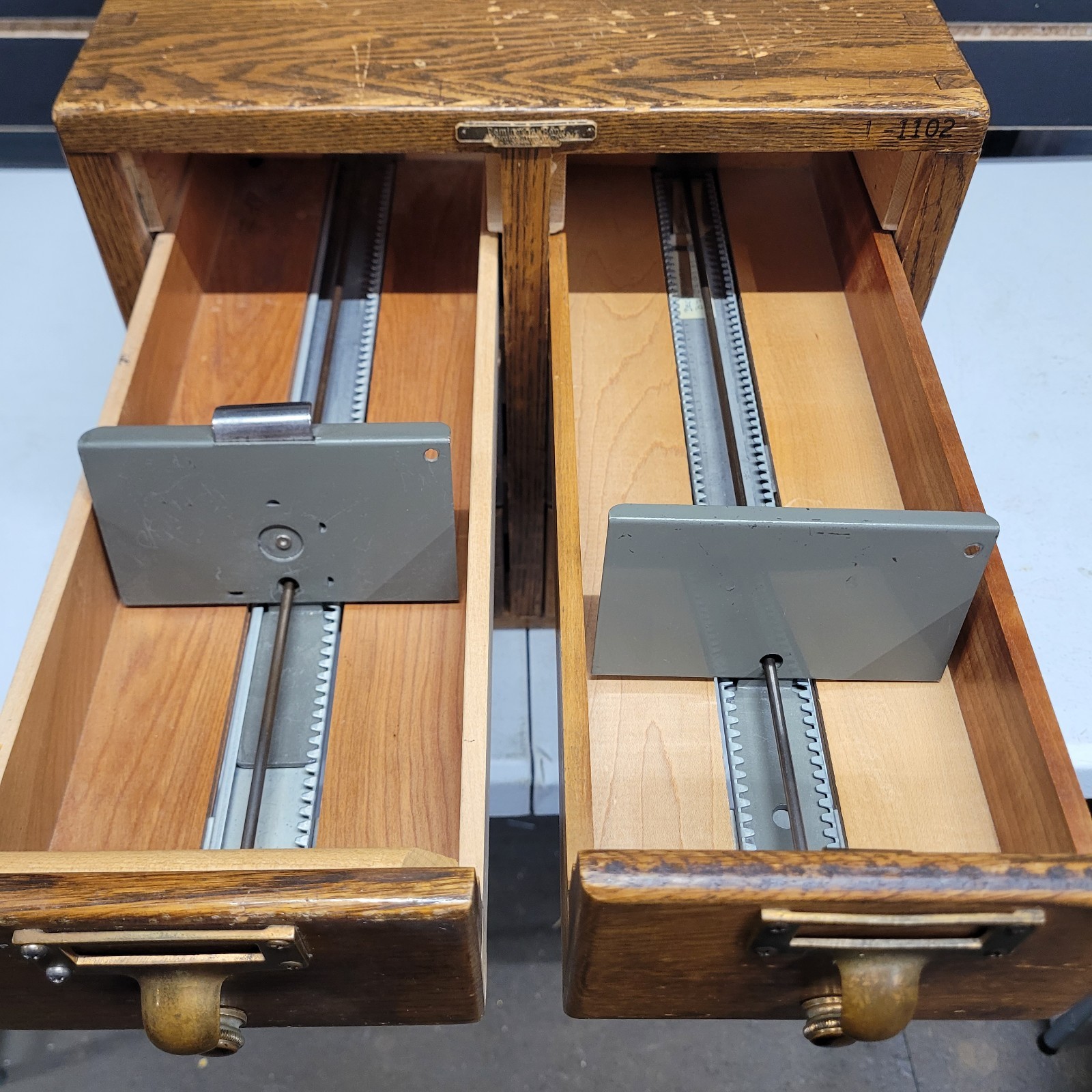 Vintage Remington Rand 6 Drawer Library Card Catalog File Cabinet Oak Solid